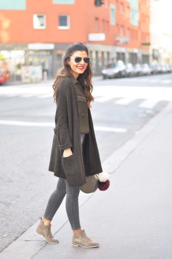 How To Style Beige Chelsea Boots Fashionnes