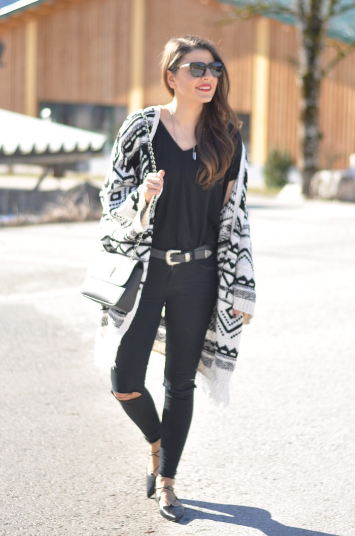 Outfit: Fringed Cardigan & Lace-Up Flats - Fashionnes