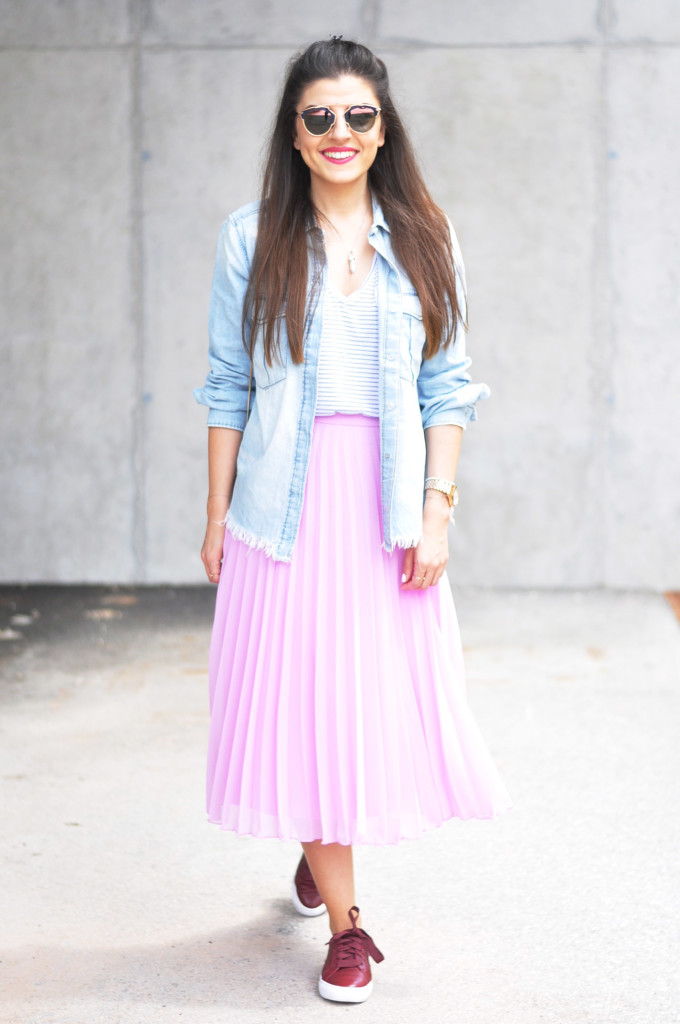 Pink Pleated Skirt & Tory Burch Sneaker - fashionnes