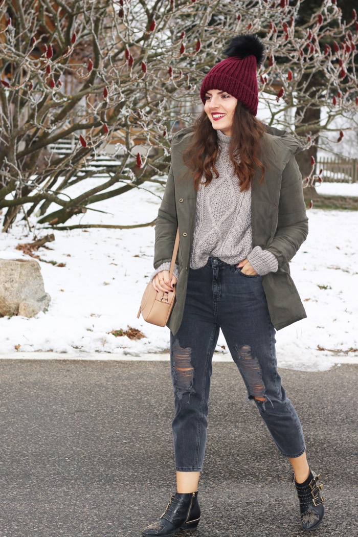 How to style Ripped Girlfriend Jeans - fashionnes